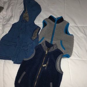 Three boys vest old navy GAP CARtERS